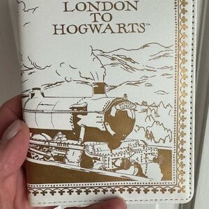 Warner Bros. White and Gold Harry Potter Passport Holder